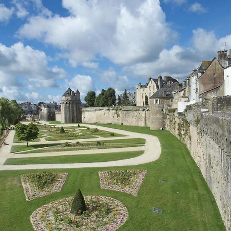 Studio Bis 32M2 Au Calme Situe Au Centre De Vannes Exterior foto